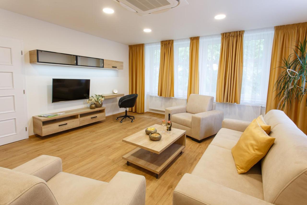 Apartments Villa Whitehouse 俄斯特拉发 外观 照片