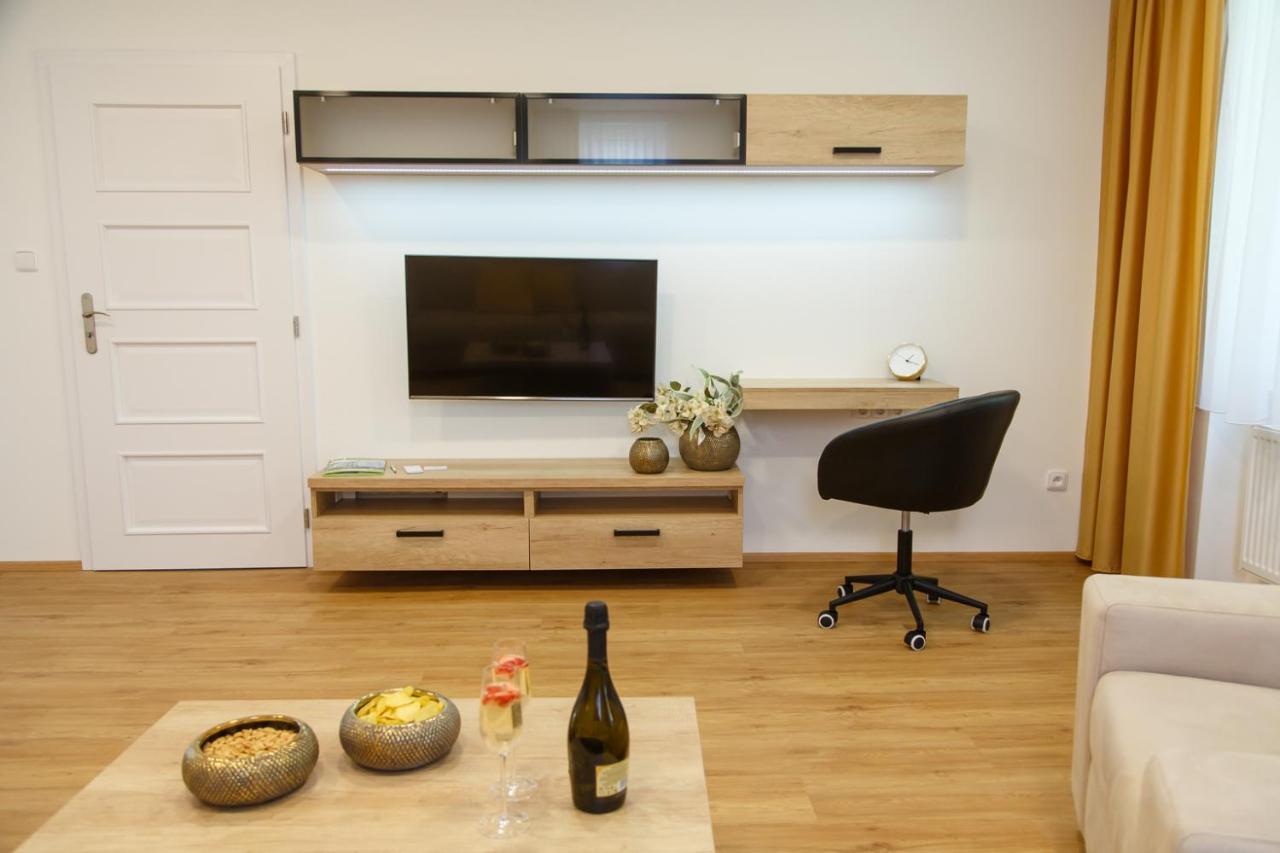 Apartments Villa Whitehouse 俄斯特拉发 外观 照片