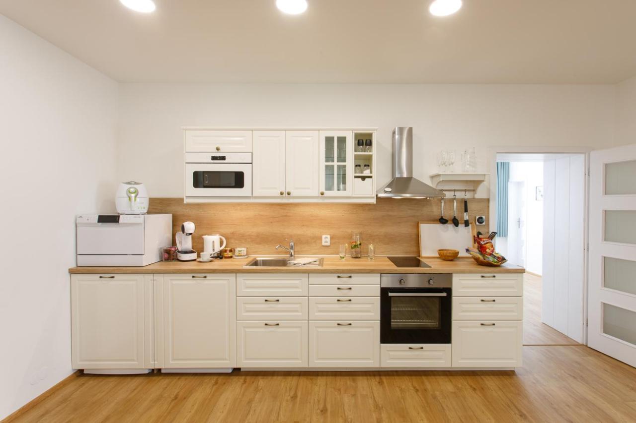 Apartments Villa Whitehouse 俄斯特拉发 外观 照片