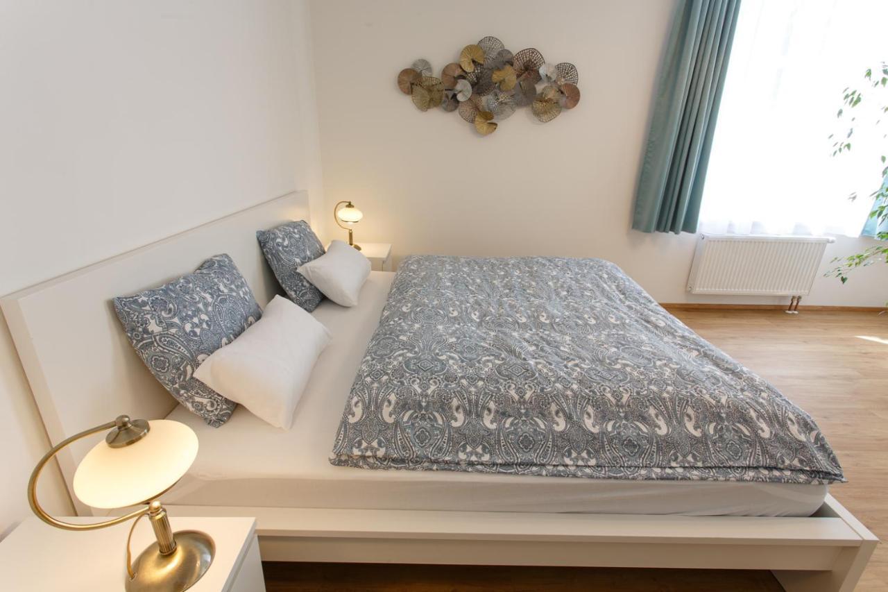 Apartments Villa Whitehouse 俄斯特拉发 外观 照片